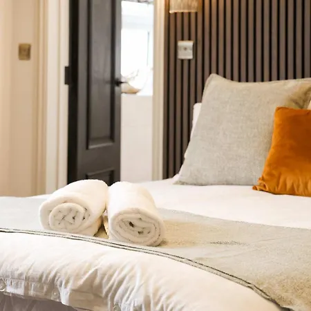 Lovely Flat On Bath Road - Flat 10 * Bristol