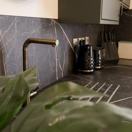 Lovely Flat On Bath Road - Flat 10 * Bristol