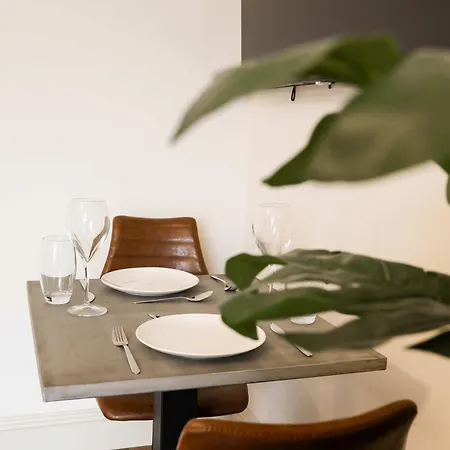 Lovely Flat On Bath Road - Flat 10 Apartament