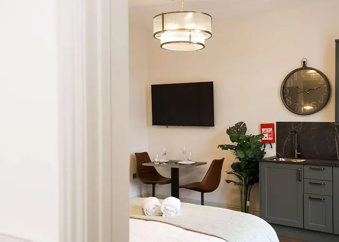 Lovely Flat On Bath Road - Flat 10 Apartmán *