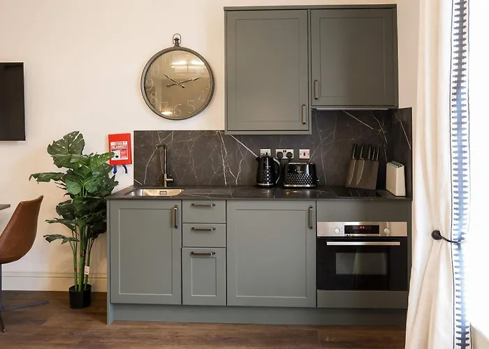 Lovely Flat On Bath Road - Flat 10 Apartment