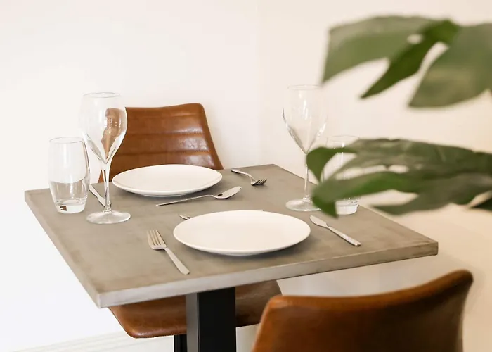 Apartment Lovely Flat On Bath Road - Flat 10 *